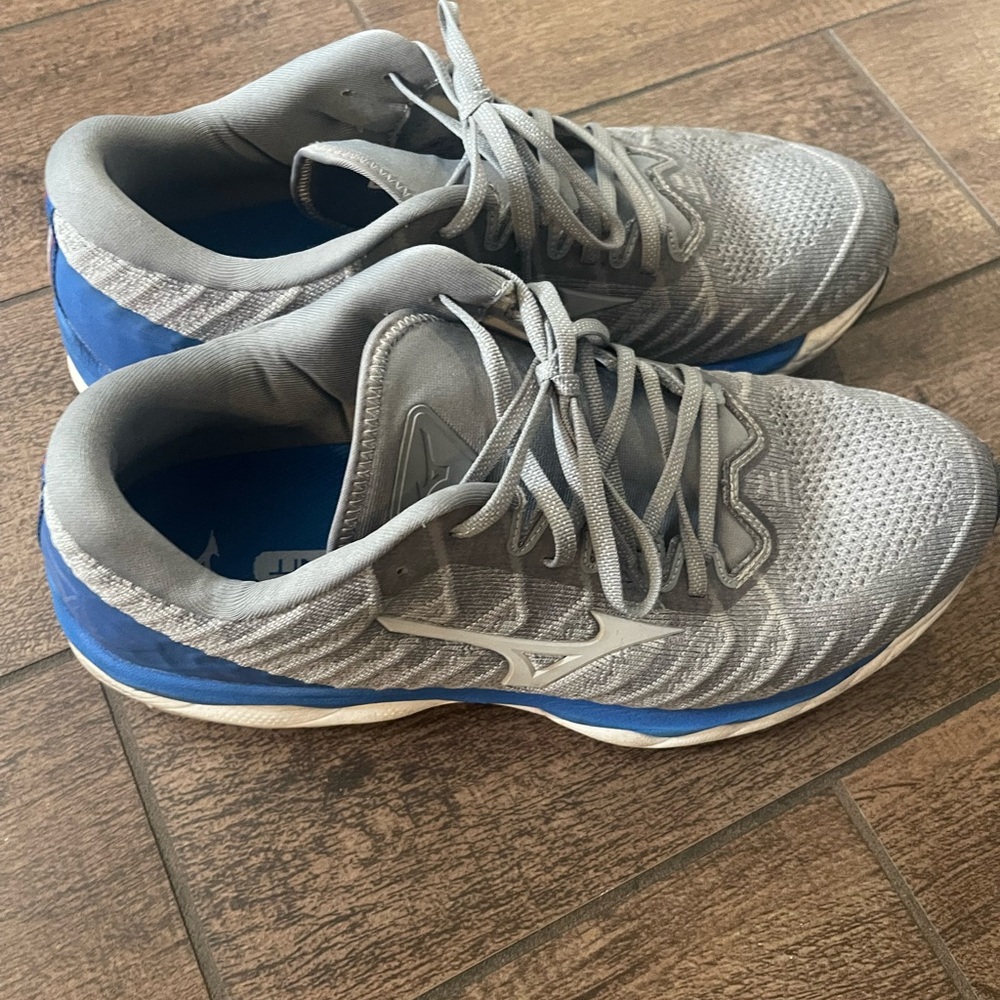 Mizuno Men’s Cross Trainer size 11